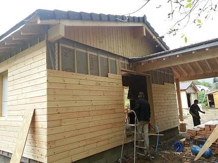 MONTAREA LAMBRIULUI DE LEMN